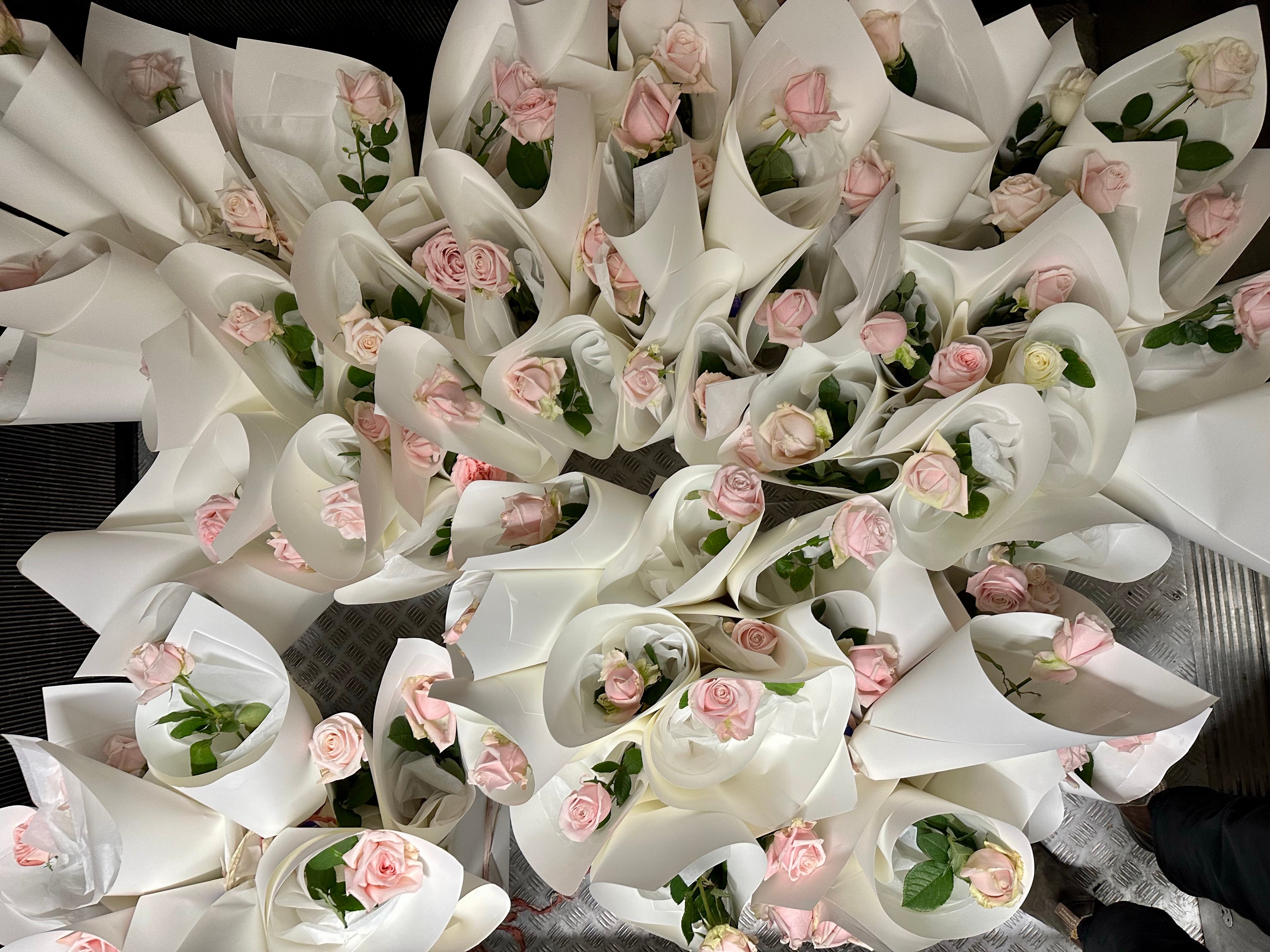 Florada donates 100 locally grown roses to The Kids' Cancer Project to help raise funds for cancer research.
